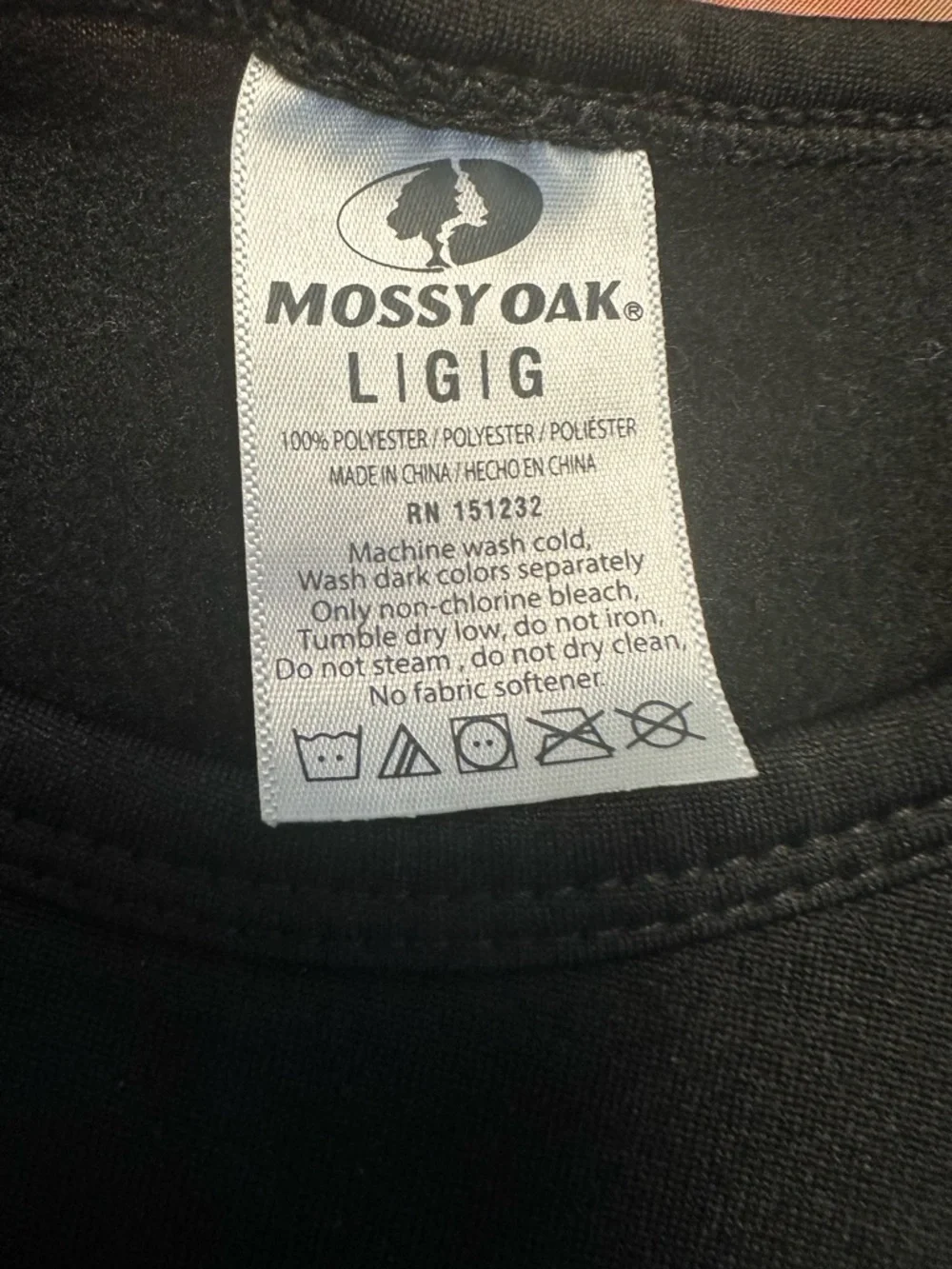 Men’s thermal 2 pc size large black Mossy Oak